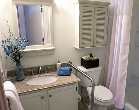 10 Wilmington Place Assisted Living - Bathroom Image